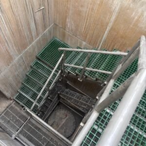 שבכת פיברגלאס עם מסגרת נירוסטה